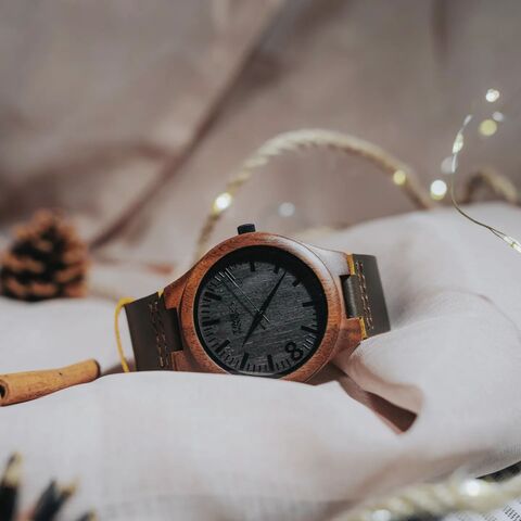 🎁 doručíme do Vánoc 🎄 všechny objednávky do 19.12. i s gravírováním 🎅
www.timewood.cz